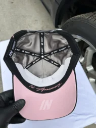 Gorra INEDIT Negra y Rosa Bordada